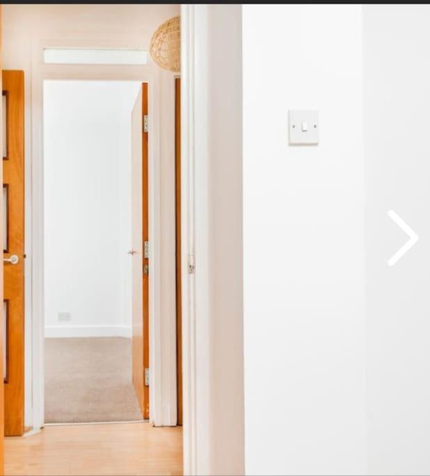לונדון Bright, Nice Interior, Close To The City, 2 Bedroom Apartment מראה חיצוני תמונה