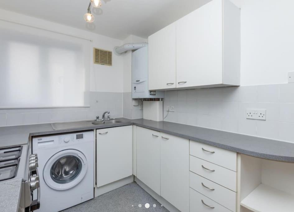 לונדון Bright, Nice Interior, Close To The City, 2 Bedroom Apartment מראה חיצוני תמונה