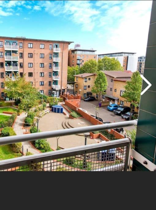 לונדון Bright, Nice Interior, Close To The City, 2 Bedroom Apartment מראה חיצוני תמונה